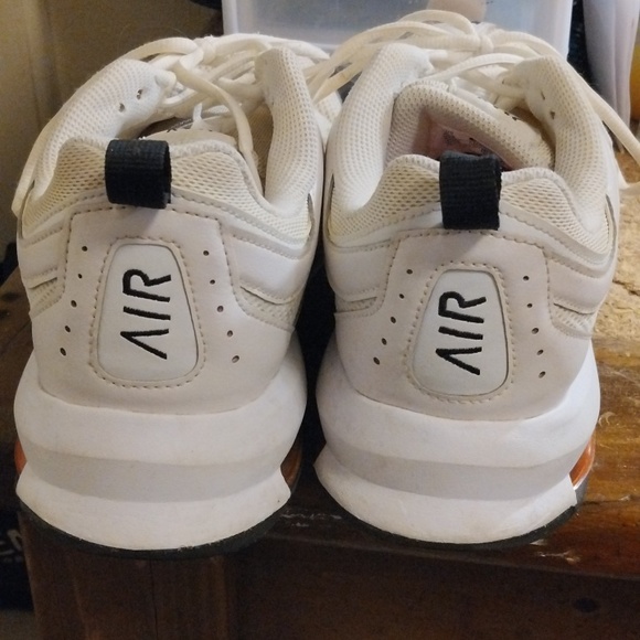Only wore couple of times Nike air max still great condition tread not even worn - Picture 4 of 4